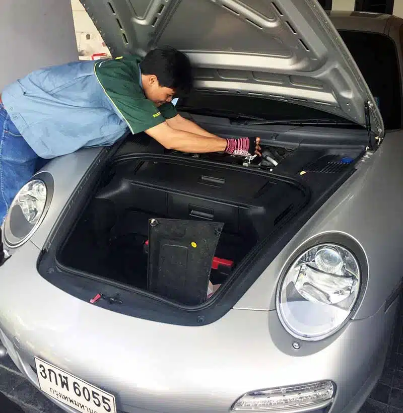 เปลี่ยนแบตเตอรี่ porsche 911